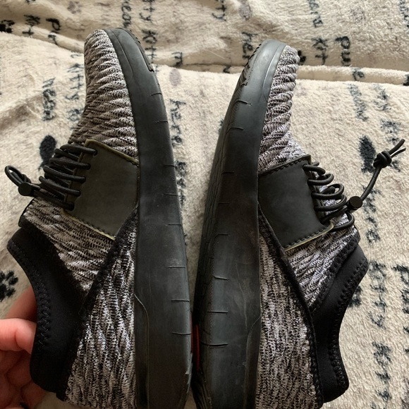 Fitflop woman’s black and white sneakers size 7 - Picture 6 of 10